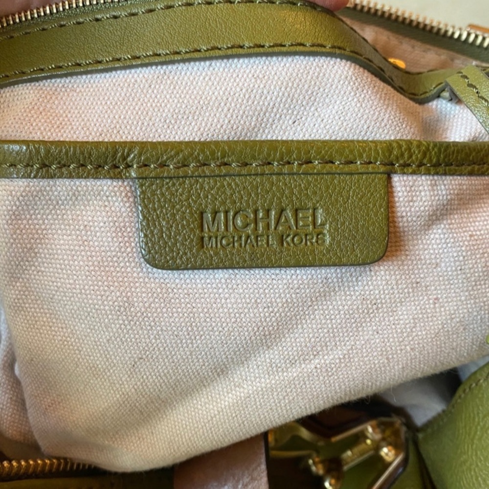 ❌SOLD❌ Vintage Michael Kors Avocado Green Olive Leather Handbag / Chunky Bag - Picture 8 of 13